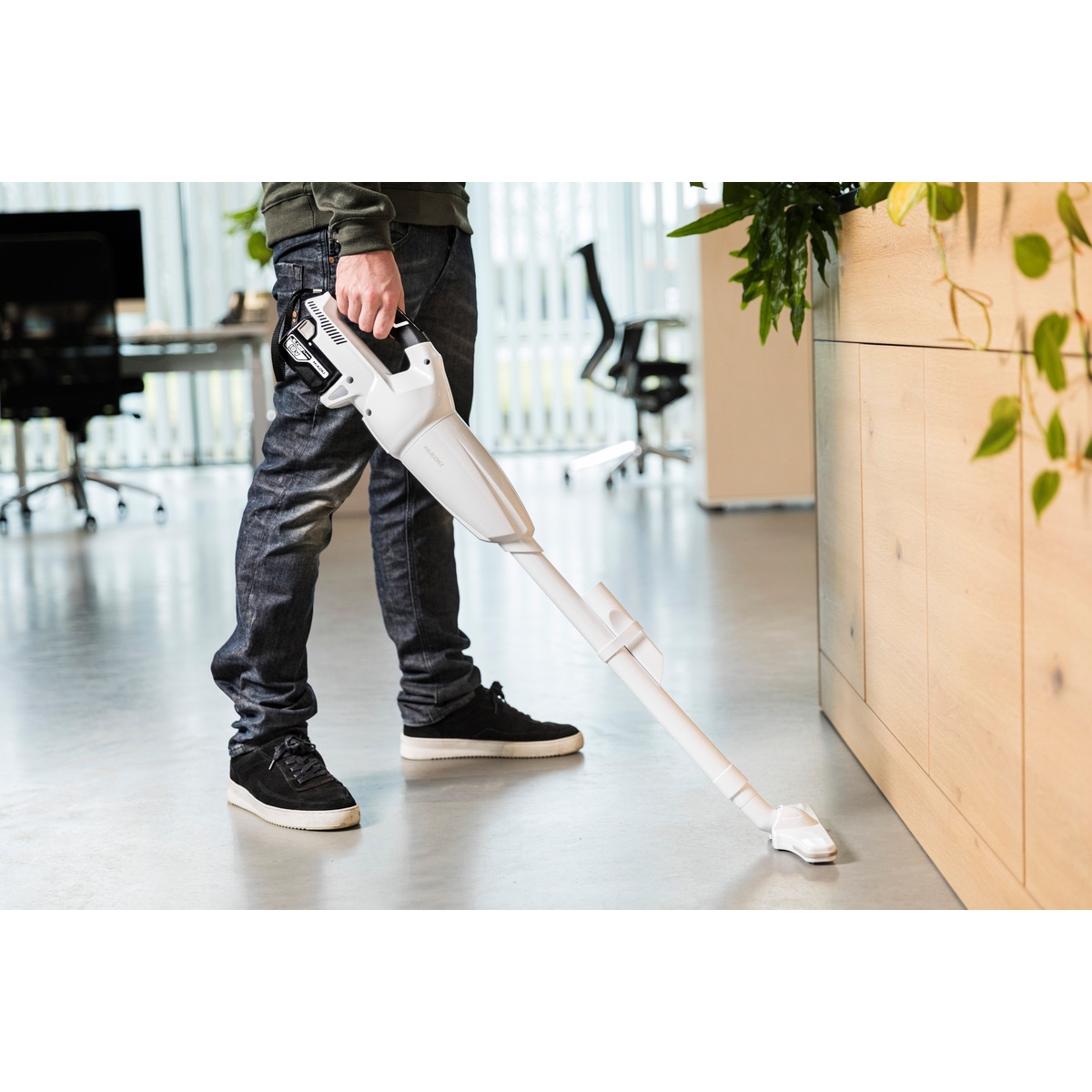 Cordless cleaners R18DBW4Z